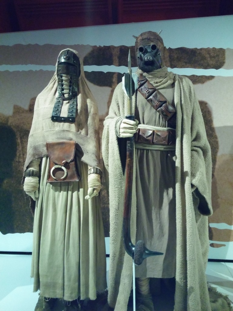 Sand people - Notice the pose?