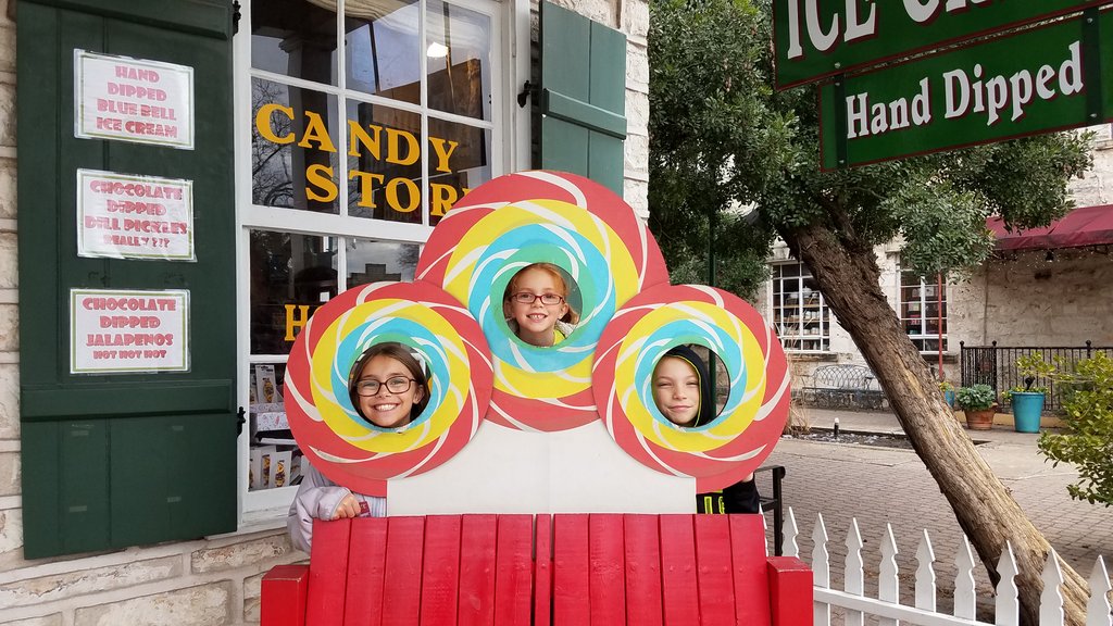Candy store in Fredericksburg
